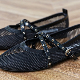 Black Mesh Ballerinas med ett dekorativt spänne svart