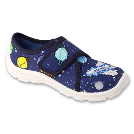 Befado marinblå barntofflor med kardborreband 974X578 med dekorationer