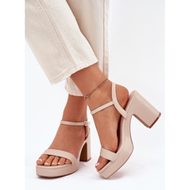 Eco lädersandaler på stolpen beige