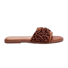 Flat -hanterade kvinnors flip flops med en kamelbåge brun
