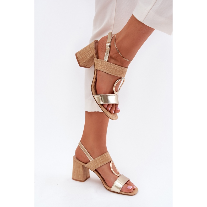 Sandaler på barb gyllene