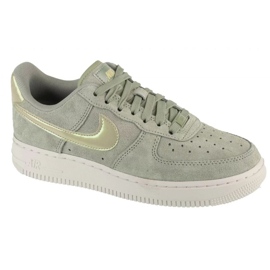 Nike Air Force 1 07 SE i HJ4401-300 grön