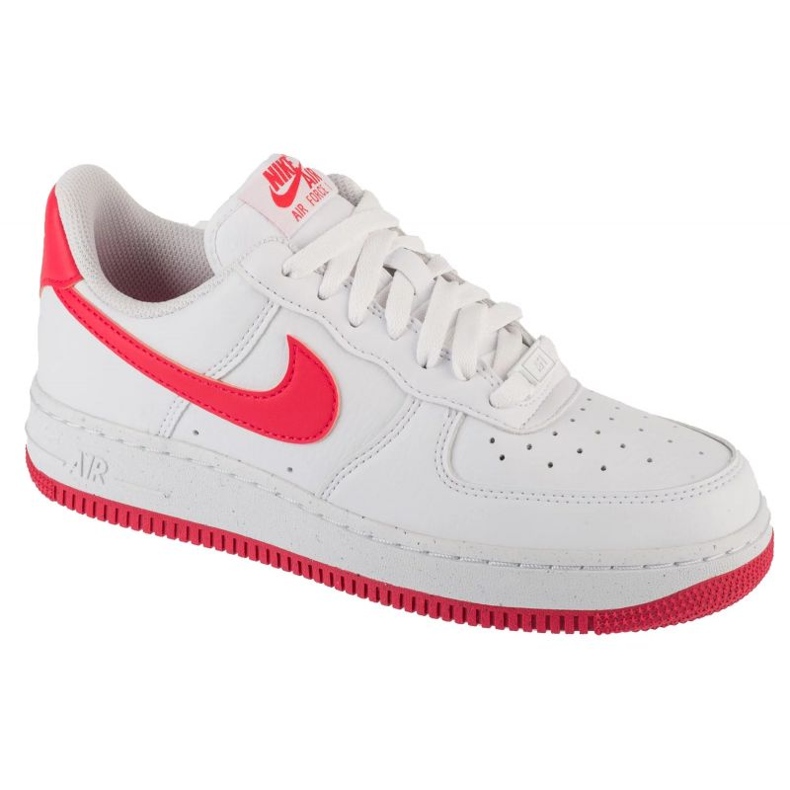 Nike Air Force 1 07 Nästa naturskor i DC9486-102 vit