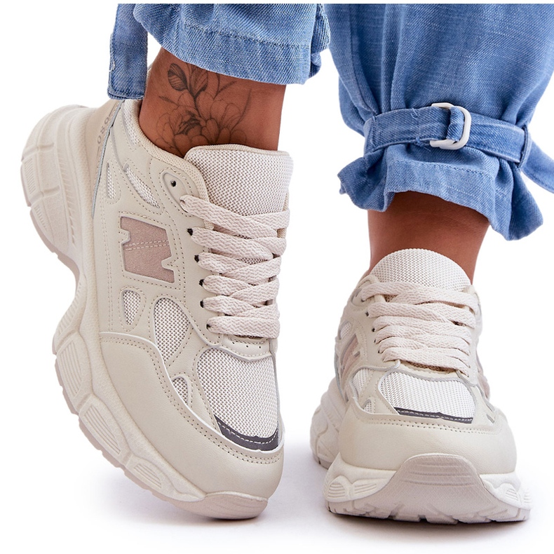 Kvinnors sportskor med beige mesh