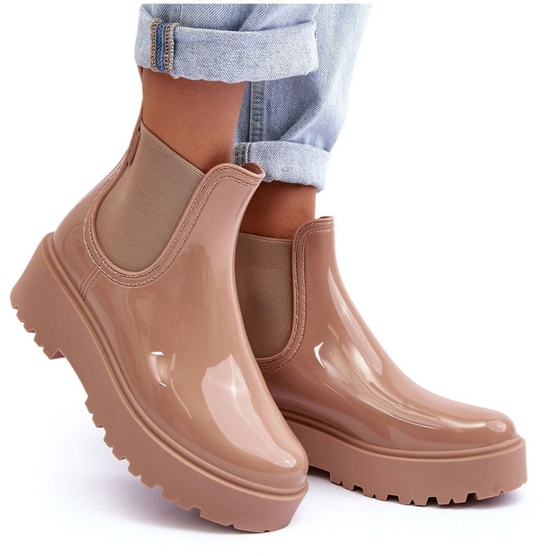 Kvinnors lackerade wellies på Big Star MM274396 Beige Platform