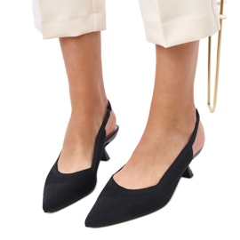 Svart materialpumpar med låg häl cassie