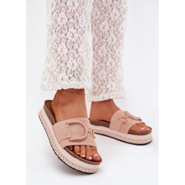 Boto Kvinnors flip flops på plattformen med en prydnadsrosa daphira