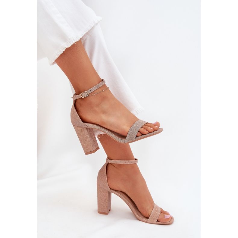 Boto Glänsande kvinnasandaler på Post Pink Kavina Gold gyllene