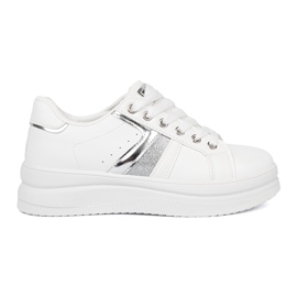 Shelvt Vita sneakers med en metallisk silver accent