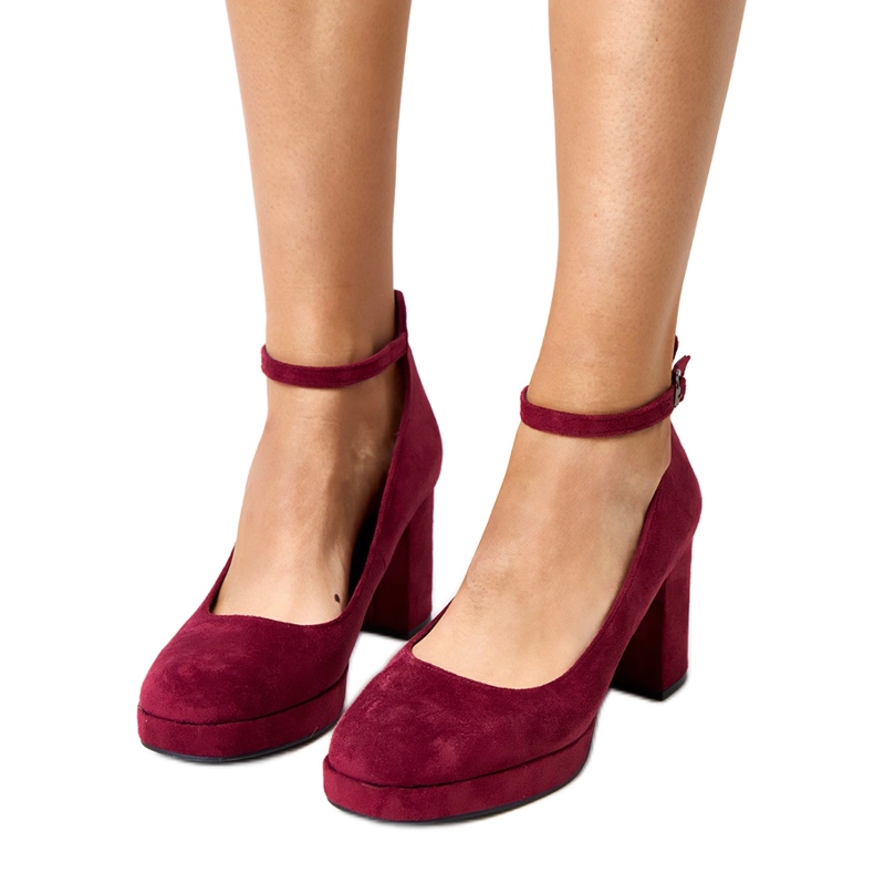 Bourgogne pumpar på den massiva Barola -stolpen röd