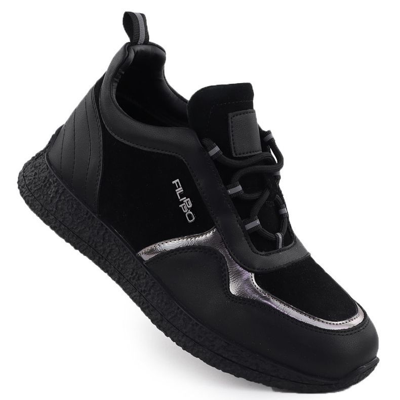 Kvinnors läderskor isolerade på plattformen Czarne Filippo DP7406