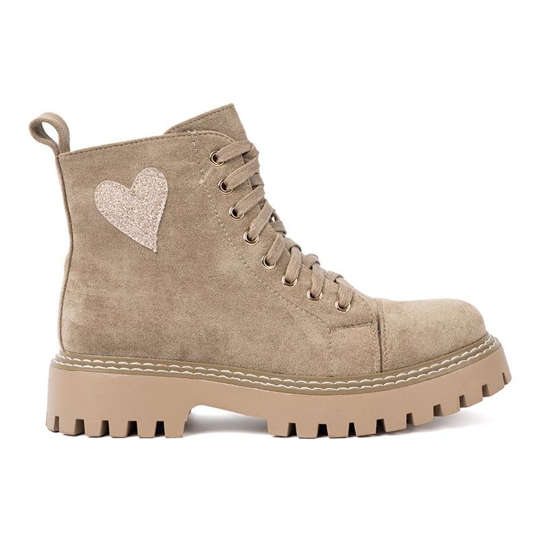 Shelvt Beige arbetare med hjärta och en tjock sula