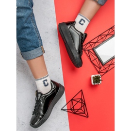 Kylie Sneakers på plattformen svart