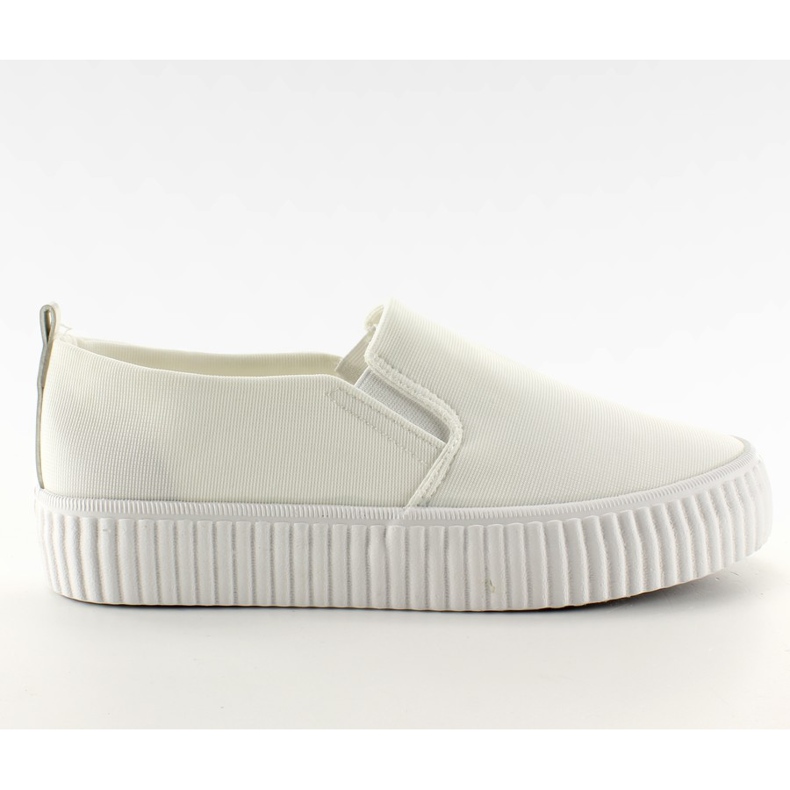 Slip-on på en hög räfflad sula vit