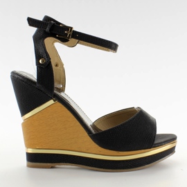 Eleganta sandaler på high wedge 1018-N Black svart