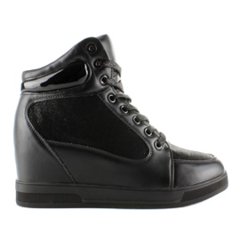 2017-3 Svarta high top sneakers