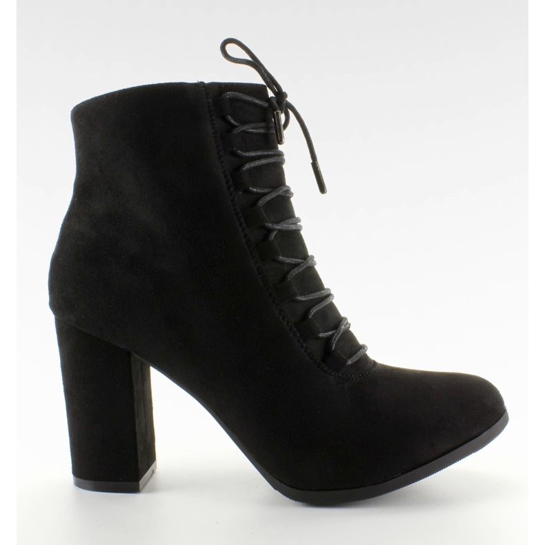 NC16 Svart mocka med breda klackar