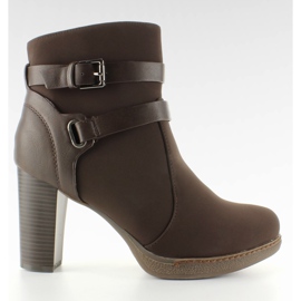 ZH693 Bruna mattvända stövlar