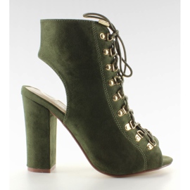 Svartgröna spetspumpar med öppen tå