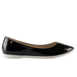 1151 Svarta slätlackade ballerinor