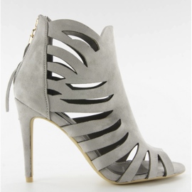 Genombruten 1214 Grå fransade klackar