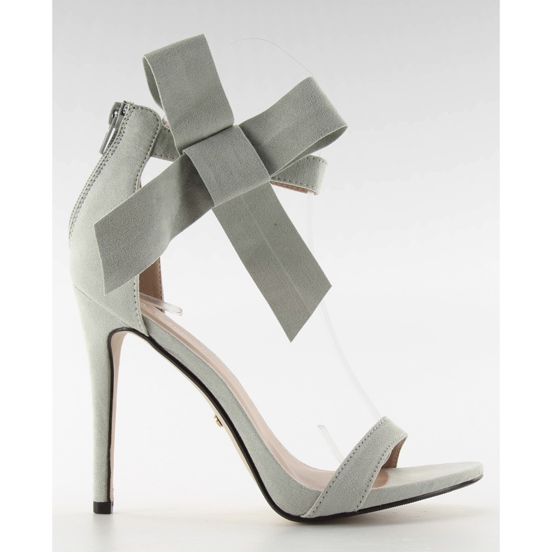 Sandaler på en pin med en båge grå jz-6340