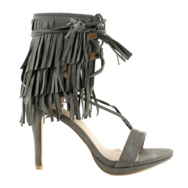 Högklackade sandaler med fransar 8125 Grå