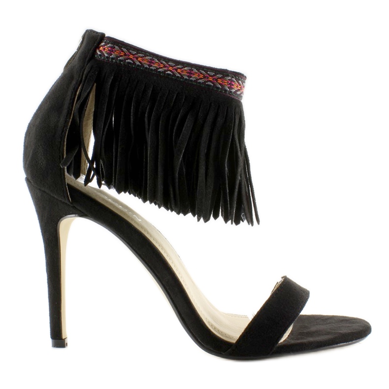 Svarta sandaler med etniska fransar