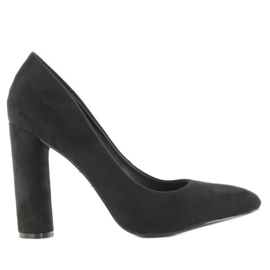 Pumpar på en oval stolpe le027p Svart