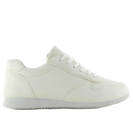 NB135p Vita sportskor