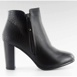 Högklackade stövlar f815 svart