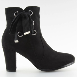 Svarta högklackade stövlar C100 svarta