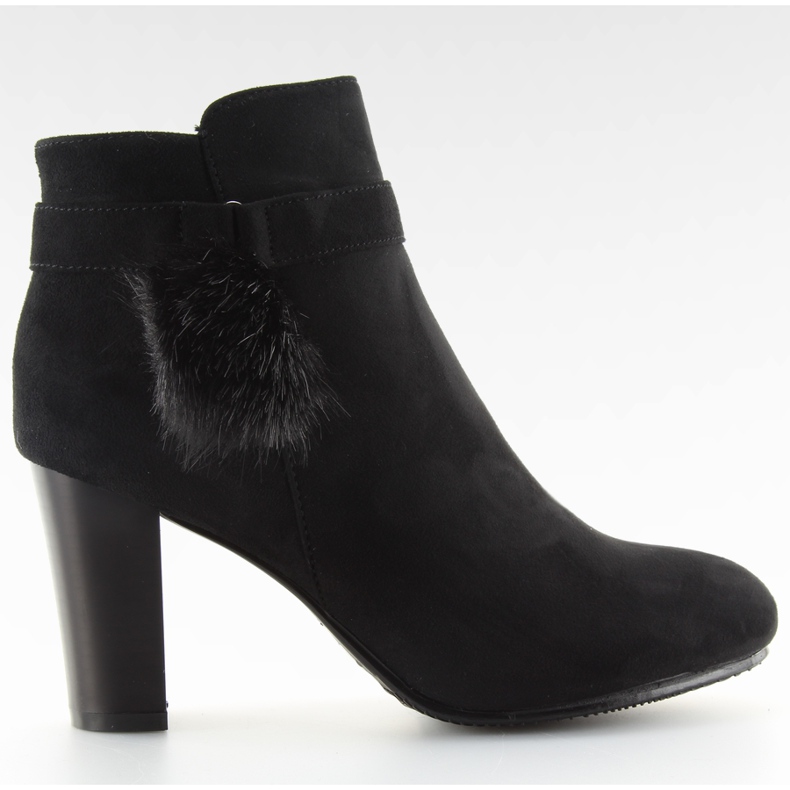 Svarta stövlar med pompomsvart H192 svart