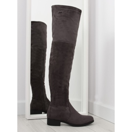 H182 grå musketörstövlar brun mångfärgad