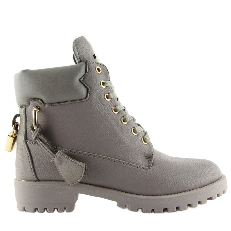 Timmerstockar med ett hänglås 1302 L. GRÅ