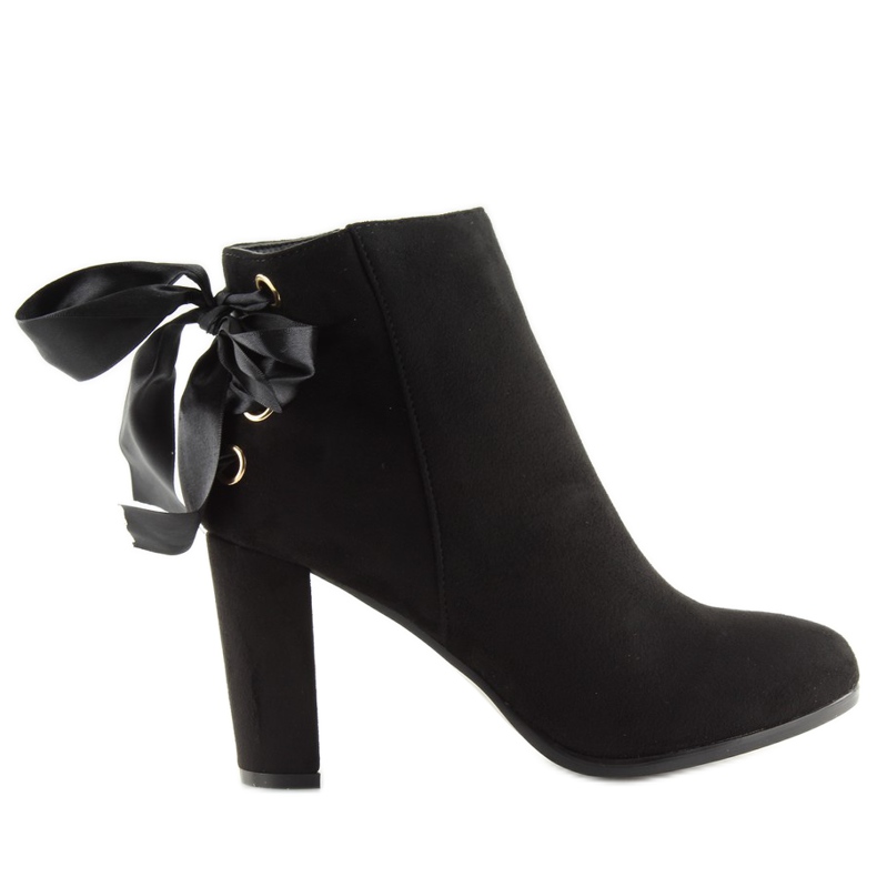 Stövlar på stolpen svart A852 svart