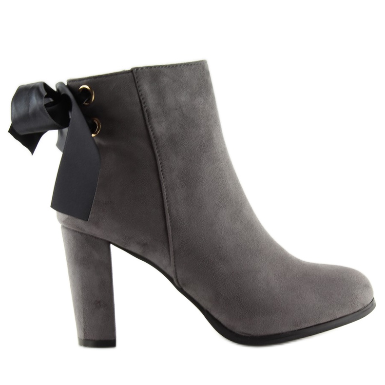 Grå Stövlar På En Stolpe Grå A852 Grå