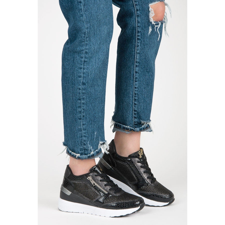 Kylie Sportskor på en kil svart