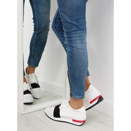 Vita 16-515 VIT / RÖDA sportskor svart