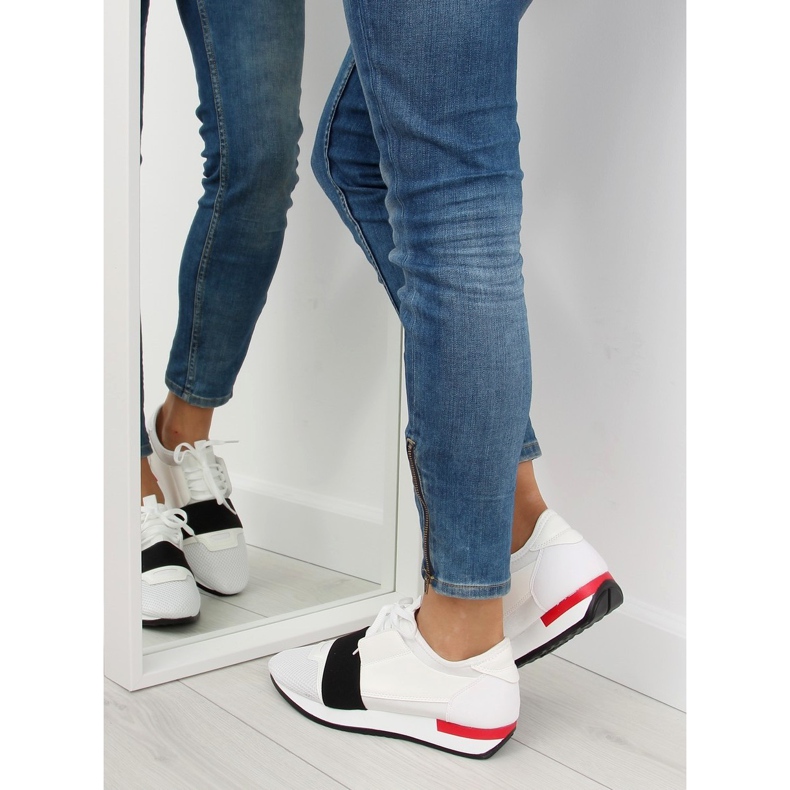 Vita 16-515 VIT / RÖDA sportskor svart