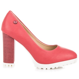 Vices Pumpar På Plattformen röd