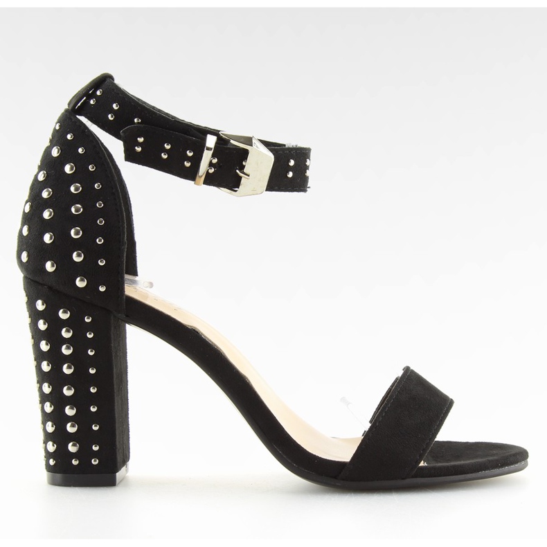 Svarta svarta sandaler med höga klackar