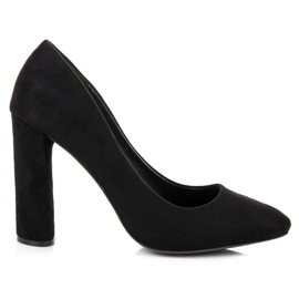 Mocka pumpar på pelaren svart