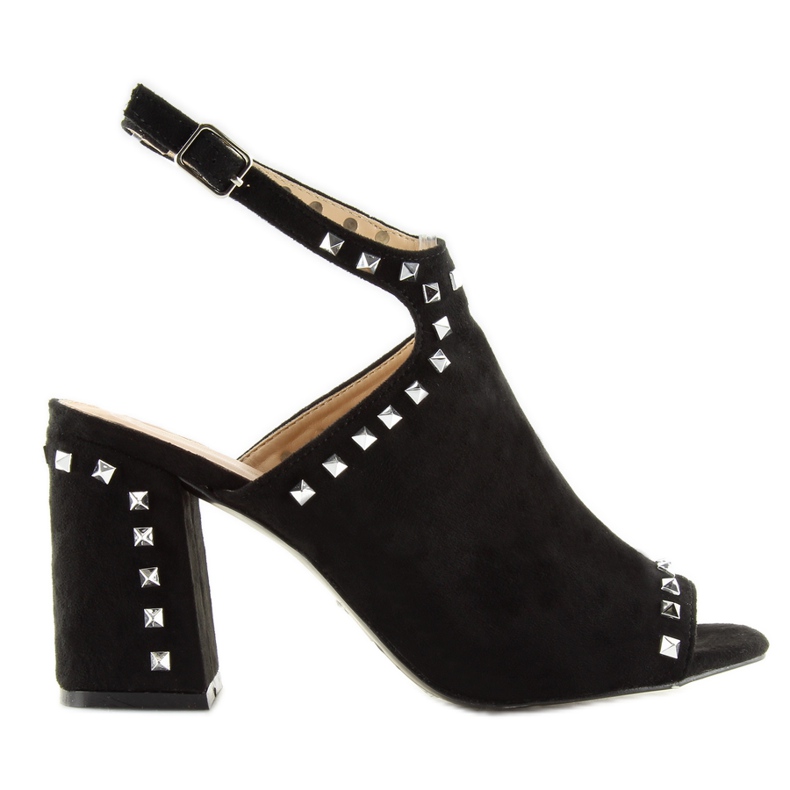 Svarta sandaler med L1139 svarta nitar