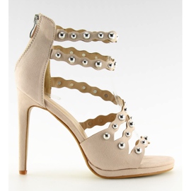 Beige sandaler på högklackat C-37 Beige