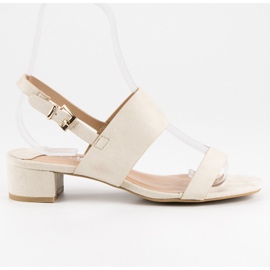 Fama Lågklackade sandaler brun