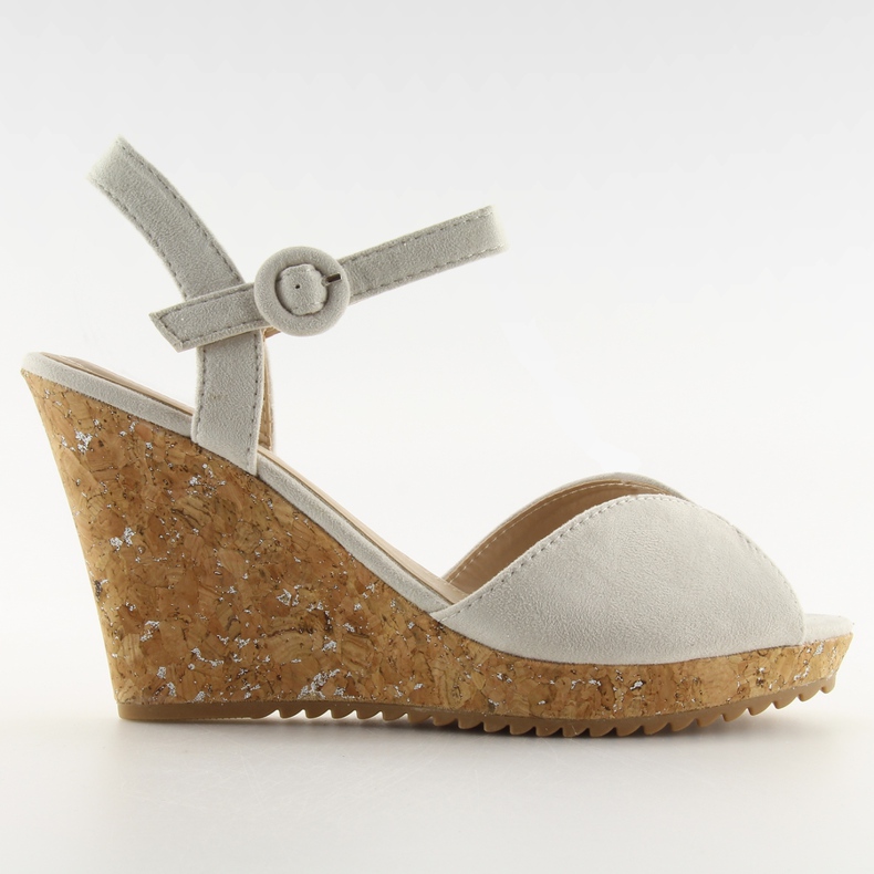Gråa sandaler på kilklack i kork 3811