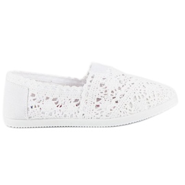 Vita ballerinor i spets