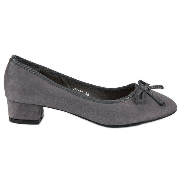 Pumps med låga klackar grå
