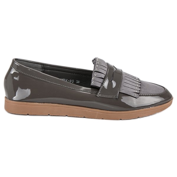 Grålackerade loafers